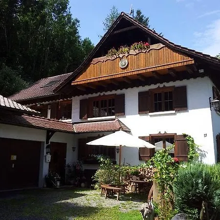 Land Und Forsthaus In Der Hohen Eich *
